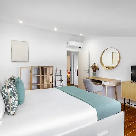 Whome Urban Tech Retreat, Modern Hubs For Remote Living Πανσιόν