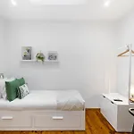Whome Urban Tech Retreat, Modern Hubs For Remote Living Guest house Lisbon