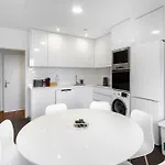 Whome Urban Tech Retreat, Modern Hubs For Remote Living Lisbon