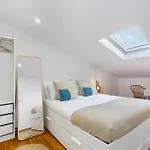 Whome Urban Tech Retreat, Modern Hubs For Remote Living Guest house *