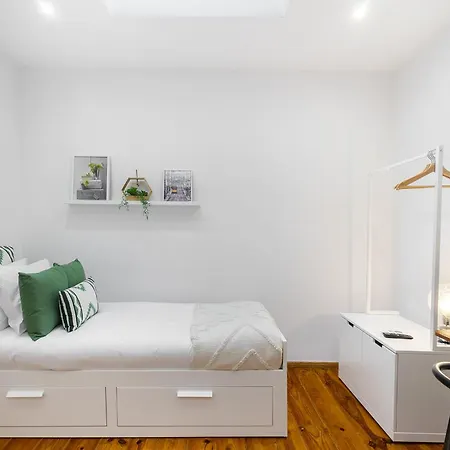Whome Urban Tech Retreat, Modern Hubs For Remote Living Vendégház Lisboa