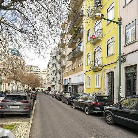 Whome Urban Tech Retreat, Modern Hubs For Remote Living Vendégház Lisboa