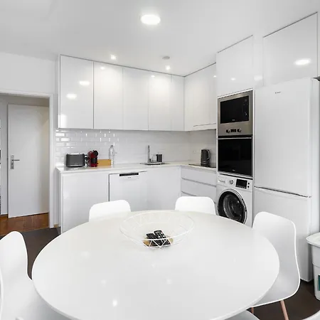 Whome Urban Tech Retreat, Modern Hubs For Remote Living Lisboa