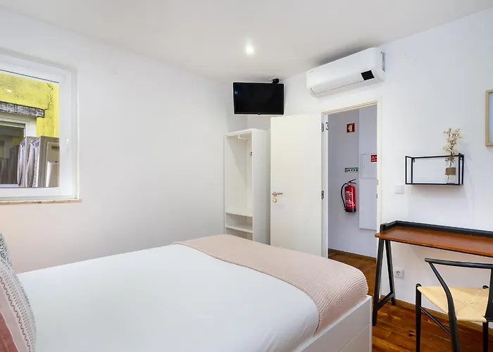 Whome Urban Tech Retreat, Modern Hubs For Remote Living Maison d'hôtes