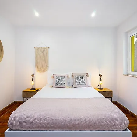 Whome Urban Tech Retreat, Modern Hubs For Remote Living リスボン