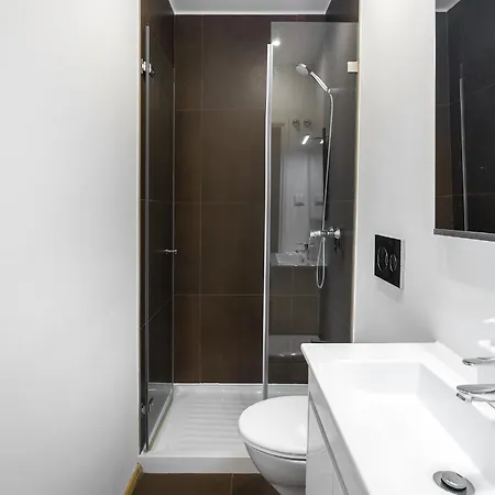 Whome Urban Tech Retreat, Modern Hubs For Remote Living * ליסבון